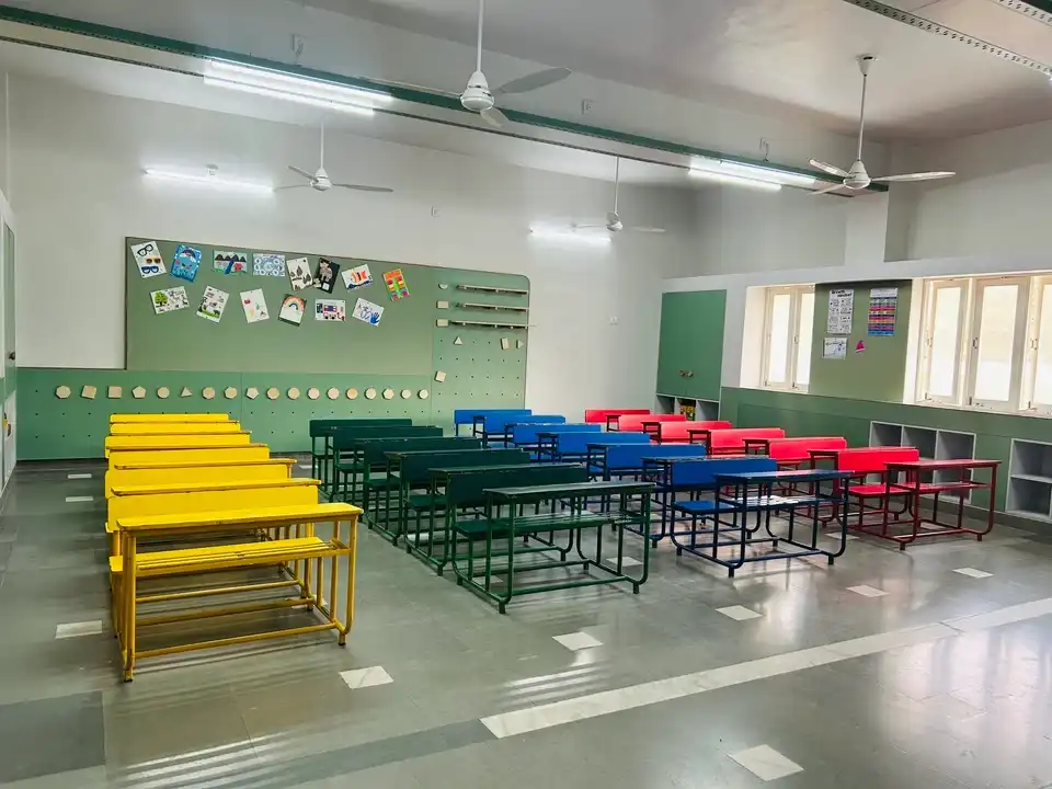JH Ambani School